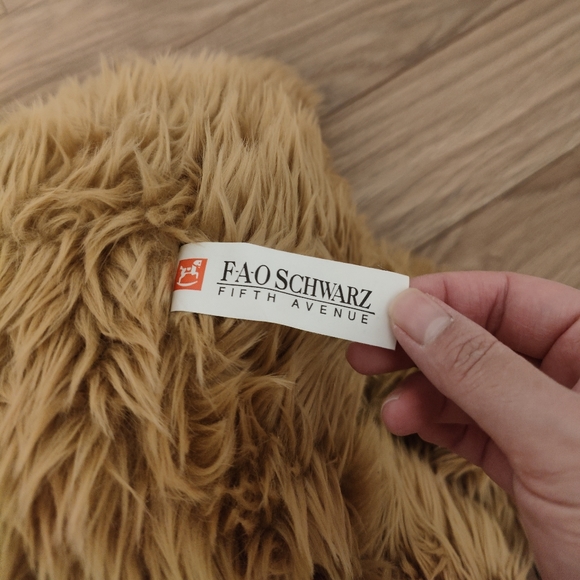 FAO Schwartz teddy bear - Picture 3 of 3